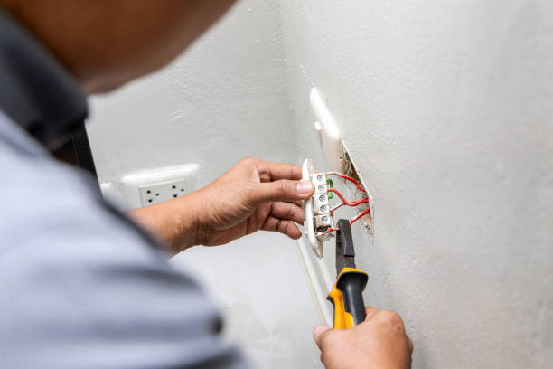 Best Local Electrician Companies  in Trumbull Center, CT
